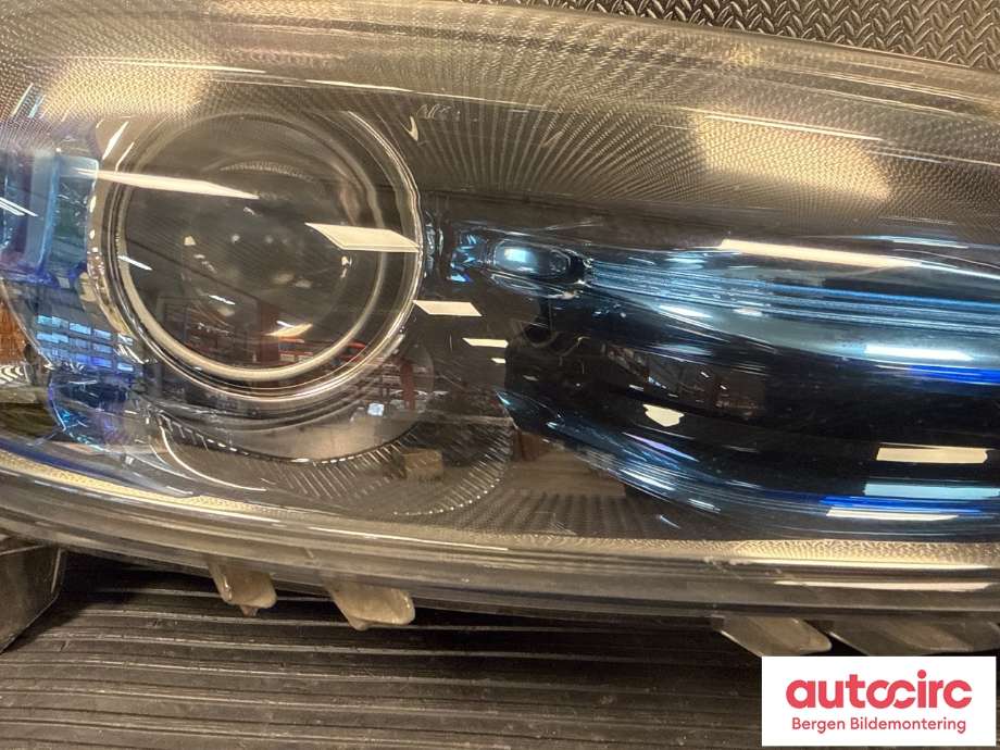 Frontlykt høyre halogen til Renault Zoe 2013-2019 (Fase 1) (RENAULT|260108268R|)