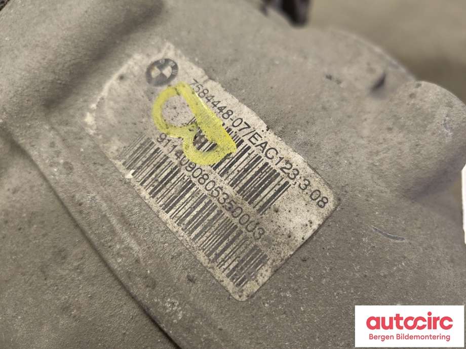 Kardang klokke bak til BMW 5-Serie 2010-2017 (F10/F11) (F10/F11) (BMW|33 10 7 584 448|)