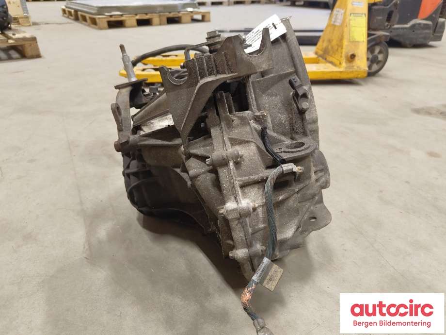 Girkasse manuell 6-trinn til Mercedes Vito 2014-->> (W447) (W447) (MERCEDES|A 447 260 13 00|)