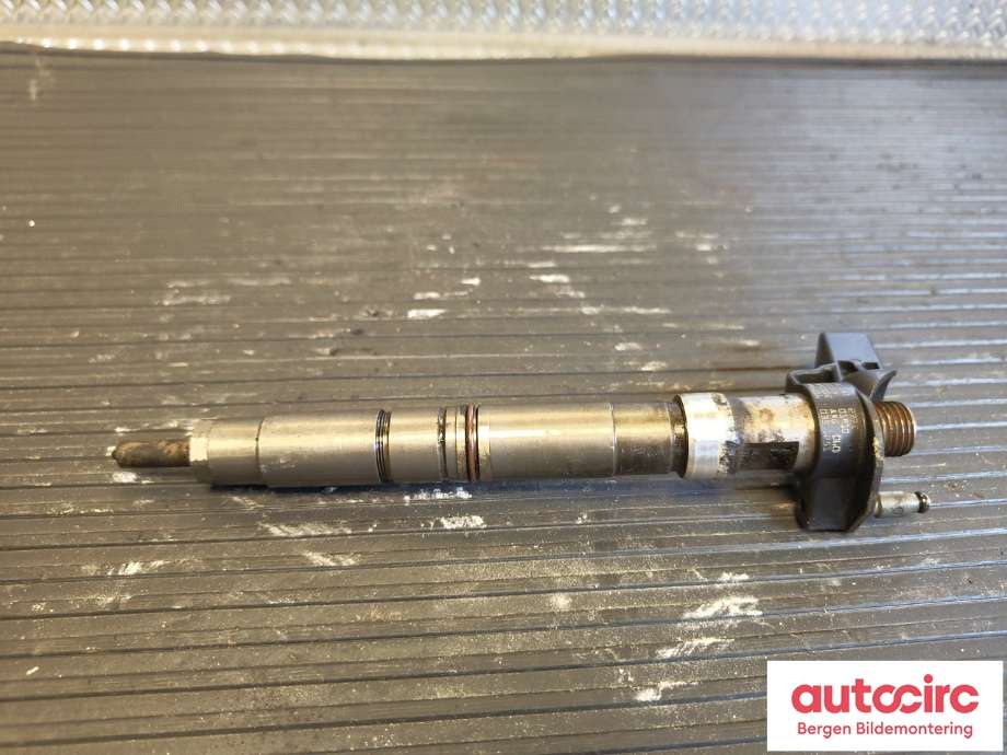 Dyse innsprøyting diesel til VW Transporter / Caravelle 2009-2015 (Fase 2) (T5) (T5) (VOLKSWAGEN|03L130277C|)