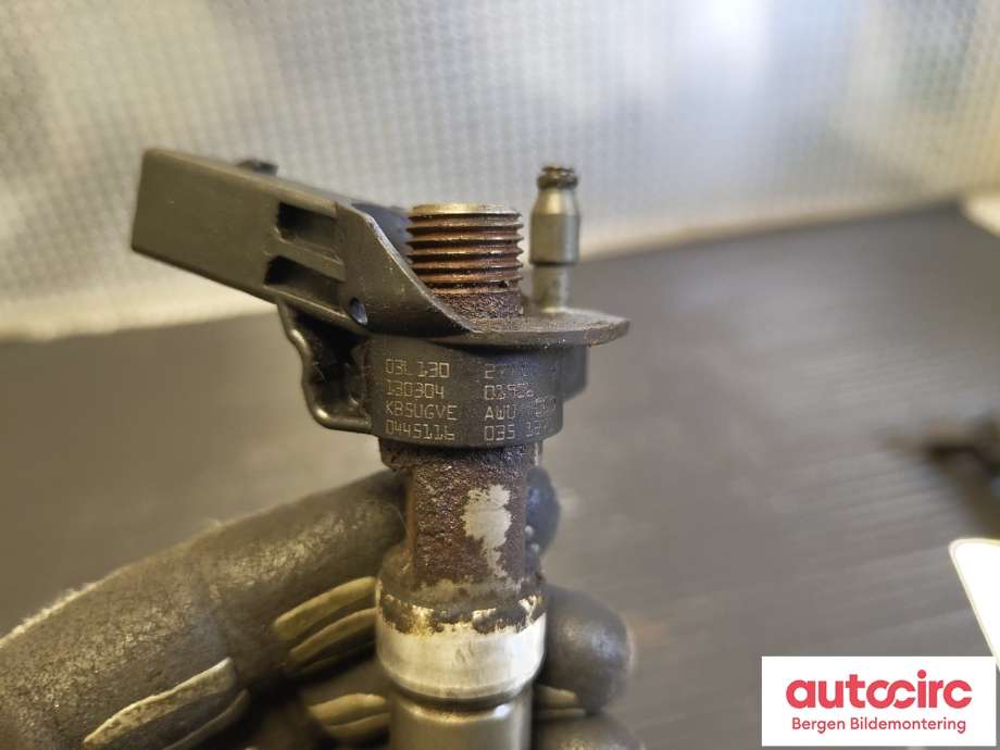 Dyse innsprøyting diesel til VW Transporter / Caravelle 2009-2015 (Fase 2) (T5) (T5) (VOLKSWAGEN|03L130277C|)