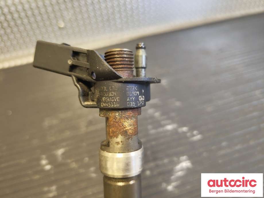 Dyse innsprøyting diesel til VW Transporter / Caravelle 2009-2015 (Fase 2) (T5) (T5) (VOLKSWAGEN|03L130277C|)