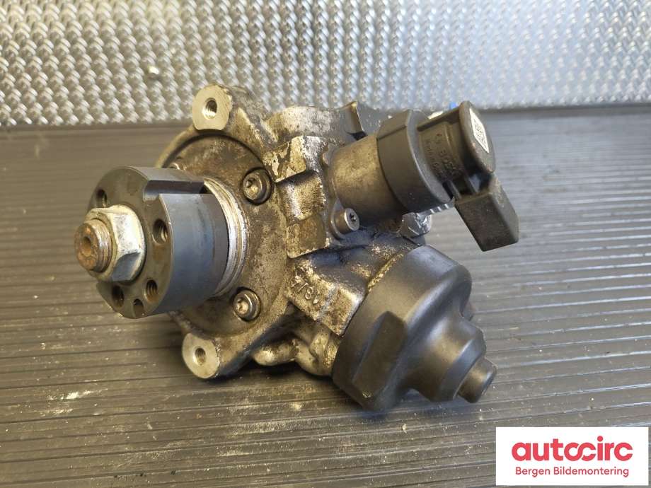 Dieselpumpe til VW Transporter / Caravelle 2009-2015 (Fase 2) (T5) (T5) (VOLKSWAGEN|03L130755R|)