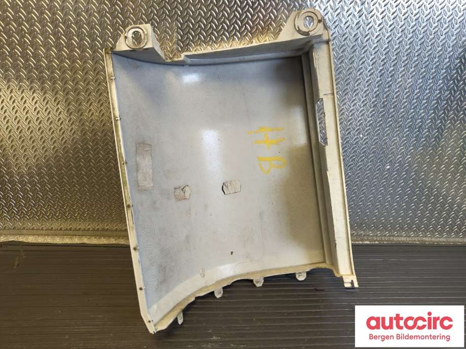 Støtfangerving høyre bak til VW Transporter / Caravelle 2009-2015 (Fase 2) (T5) (T5) (VOLKSWAGEN|7H0 807 322 C|)
