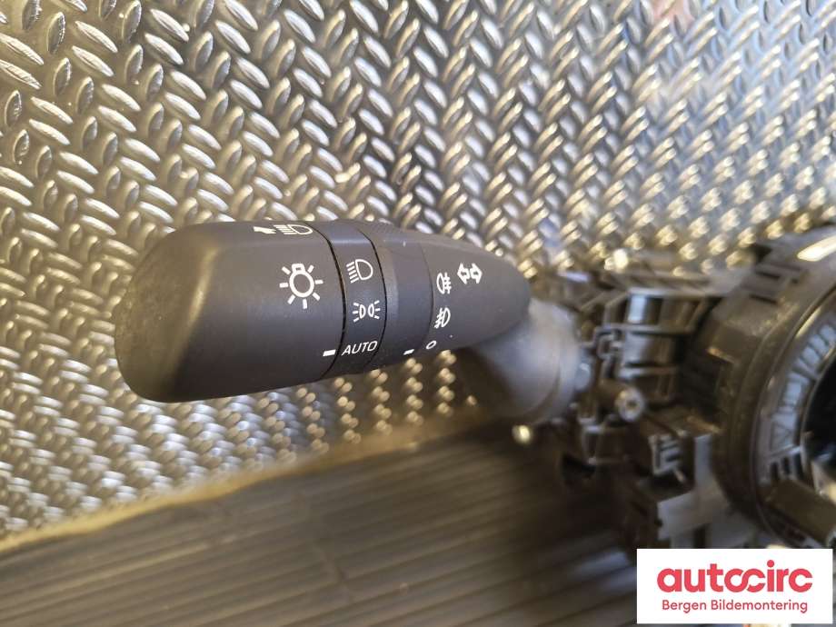 Bryter combi til Toyota Yaris Cross (SUV) 2021-->>  (TOYOTA|8465202A50|8445033040|8430802100)
