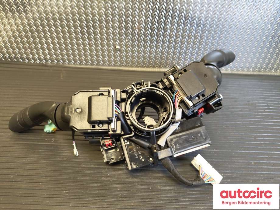Bryter combi til Toyota Yaris Cross (SUV) 2021-->>  (TOYOTA|8465202A50|8445033040|8430802100)