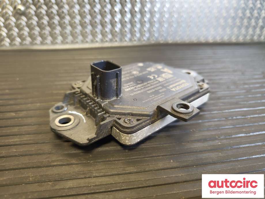 Sensor radar til Toyota Yaris Cross (SUV) 2021-->>  (TOYOTA|882100D010|)