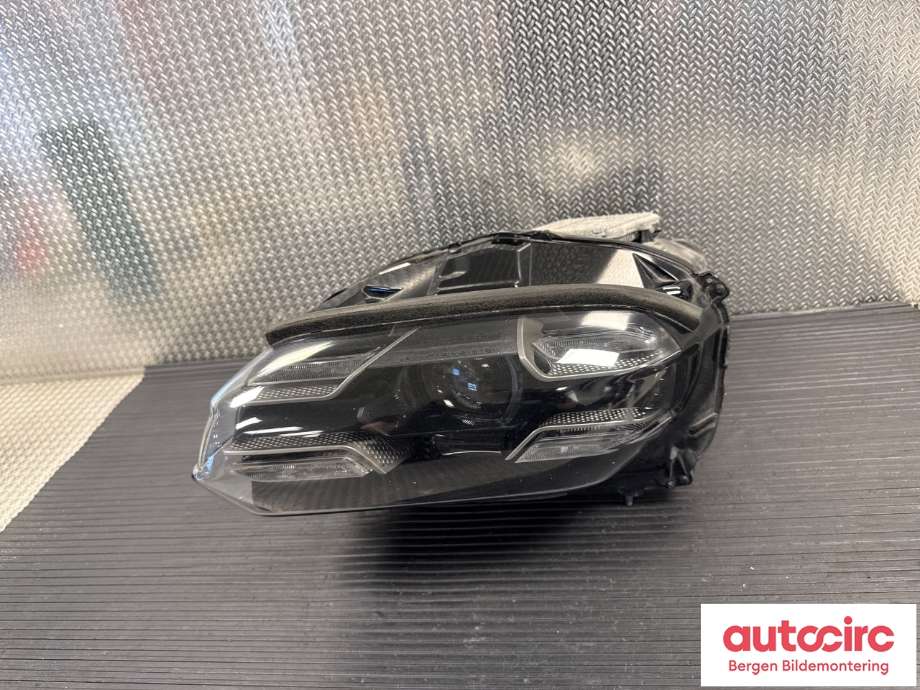 Frontlykt venstre halogen til Porsche Taycan 2019-->> (PORSCHE|9J1 941 113 H|9J1 941 113 F|)