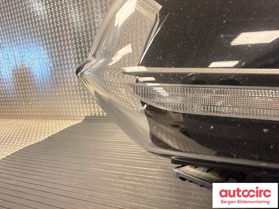 Frontlykt venstre halogen til Porsche Taycan 2019-->> (PORSCHE|9J1 941 113 H|9J1 941 113 F|)