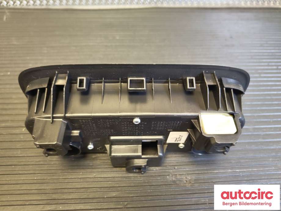 Tak konsoll til Toyota Yaris Cross (SUV) 2021-->>  (TOYOTA|81260K0100C0|)