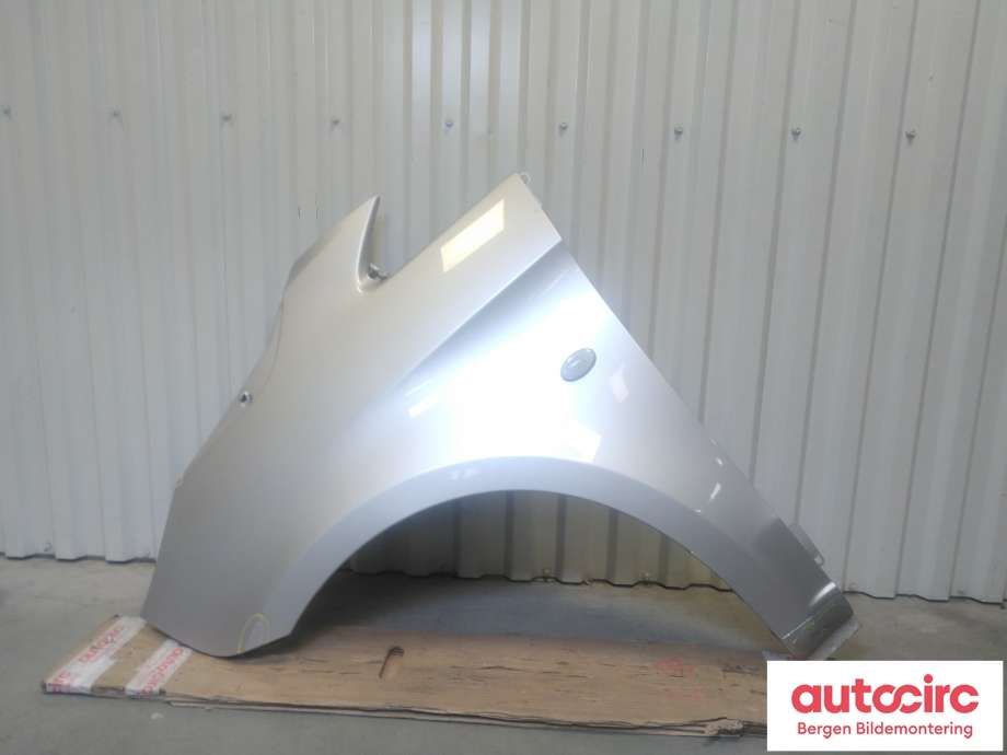 Skjerm venstre foran til Mercedes Vito, 2014-->> (W447) (W447) (MERCEDES|A 447 880 08 00)