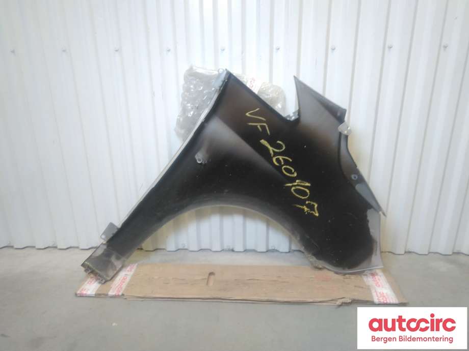 Skjerm venstre foran til Mercedes Vito 2014-->> (W447) (W447) (MERCEDES|A 447 880 08 00|)