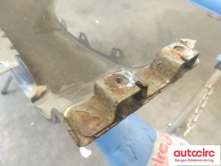 Skjerm venstre foran til Mercedes Vito 2014-->> (W447) (W447) (MERCEDES|A 447 880 08 00|)