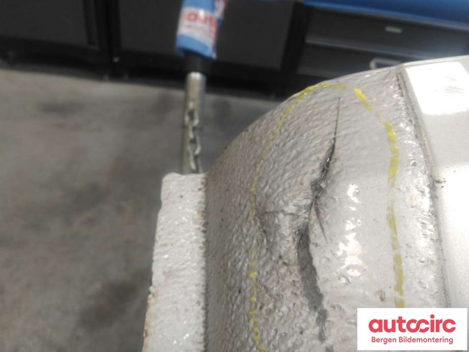 Skjerm venstre foran til Mercedes Vito 2014-->> (W447) (W447) (MERCEDES|A 447 880 08 00|)