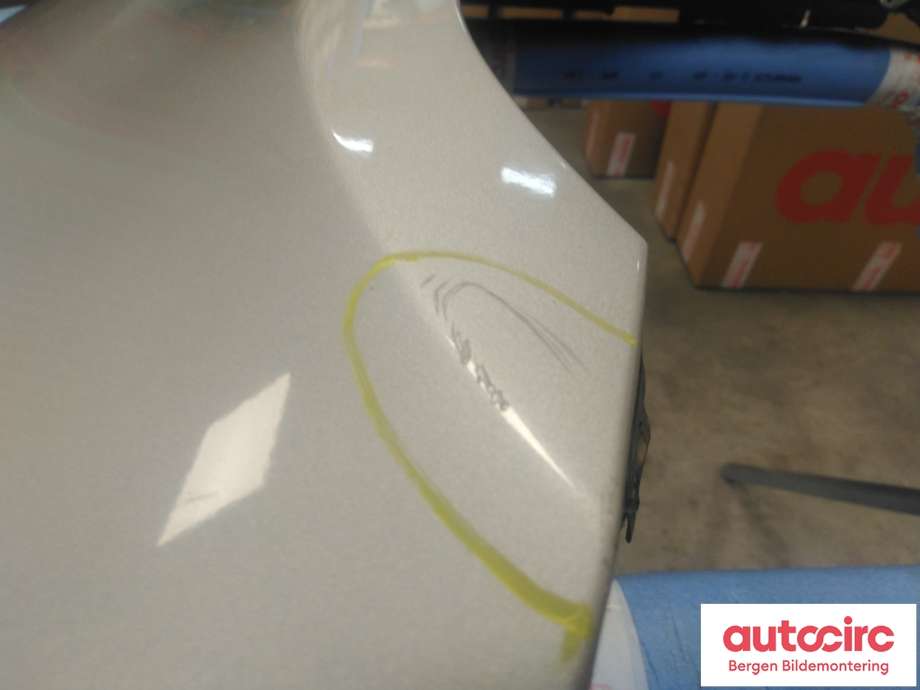Skjerm venstre foran til Mercedes Vito 2014-->> (W447) (W447) (MERCEDES|A 447 880 08 00|)