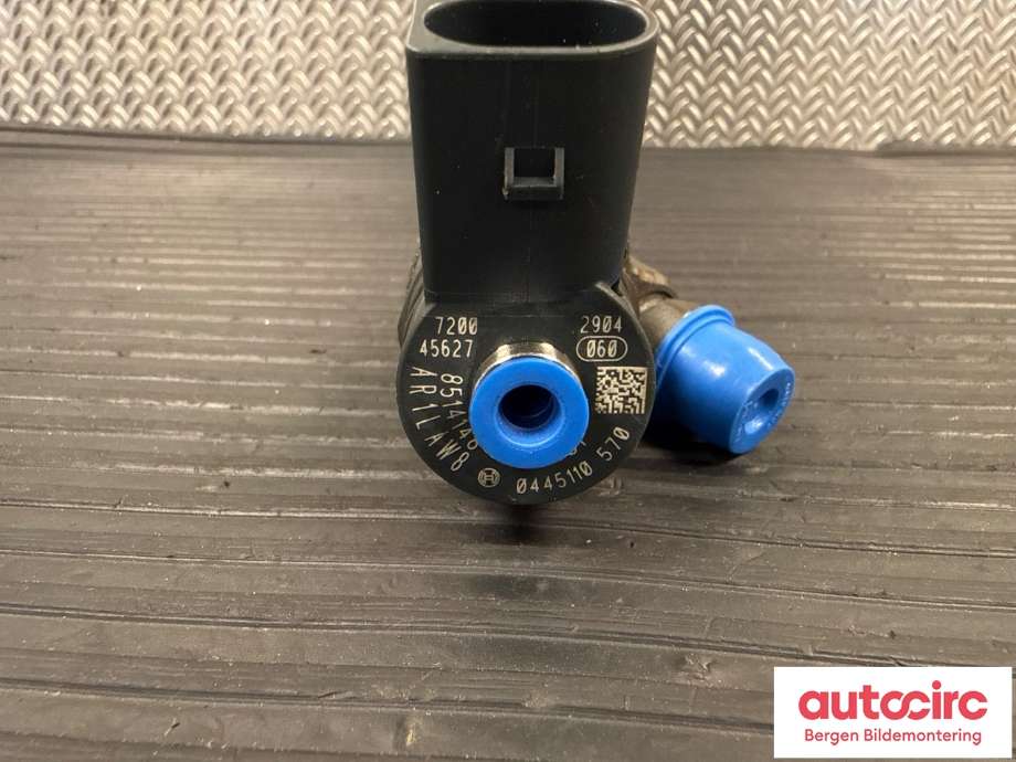 Dyse innsprøyting diesel til BMW 5-Serie 2010-2017 (F10/F11) (F10/F11) (BMW|13 53 8 514 148|)