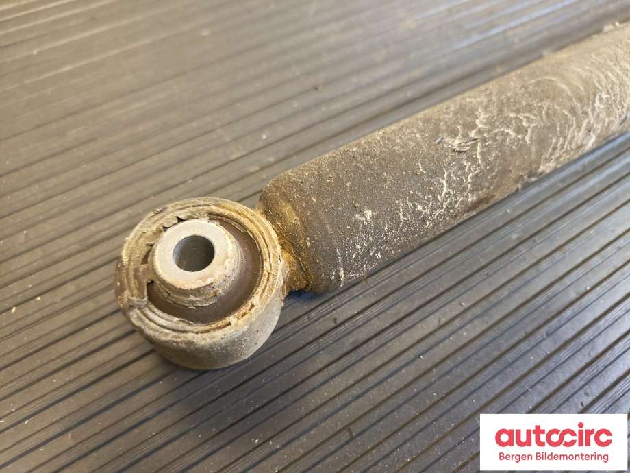 Støtdemper bak til Toyota Yaris Cross (SUV) 2021-->> (TOYOTA|485300DG00|)