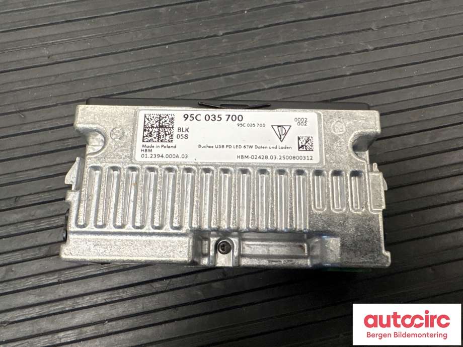 Diverse deler til Porsche Macan 2014-->> (95B) (95B) (PORSCHE|95C 035 700|)