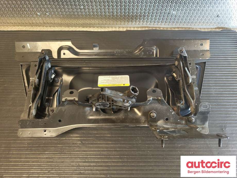 Batterilader inntak/luke til Nissan Leaf 2018-->> (Type II)  (NISSAN|657015SH3A|)