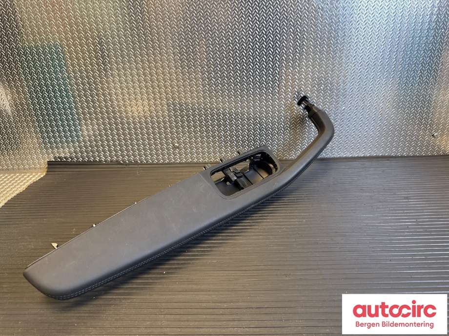 Sete armlene lokk til Porsche Macan 2014-->> (95B) (95B) (PORSCHE|95C 867 069 A|)