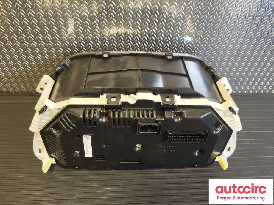 Instrumentpanel til Toyota RAV4 2013-2015 (Type IV, Fase 1)  (TOYOTA|8380042L31|)