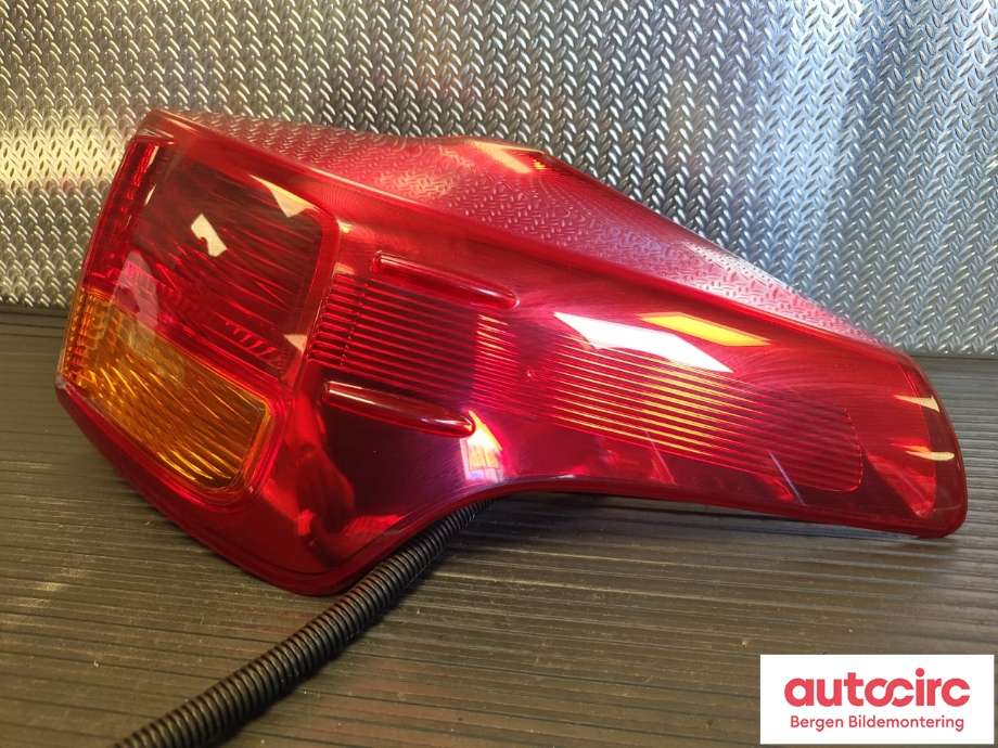 Baklykt høyre til Toyota RAV4 2013-2015 (Type IV, Fase 1)  (TOYOTA|8155142171|)