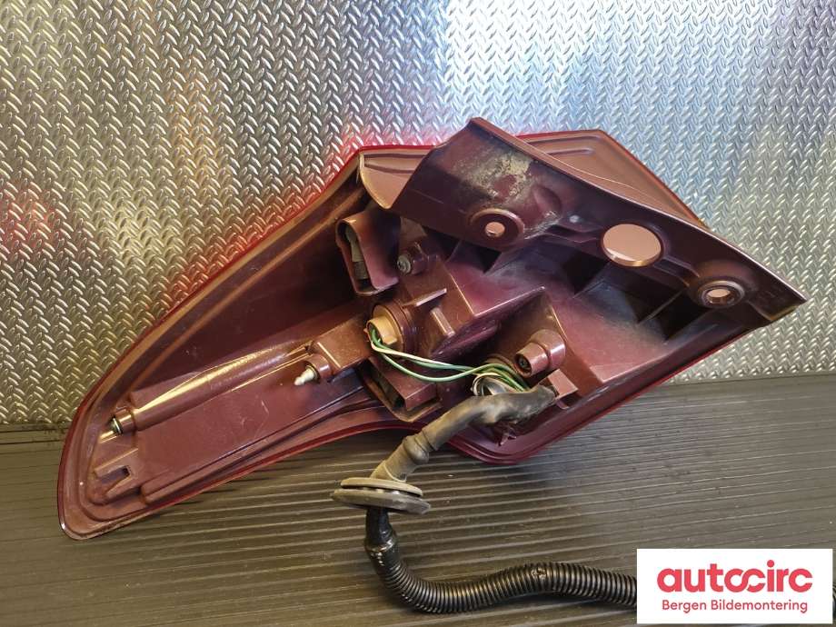 Baklykt høyre til Toyota RAV4 2013-2015 (Type IV, Fase 1)  (TOYOTA|8155142171|)