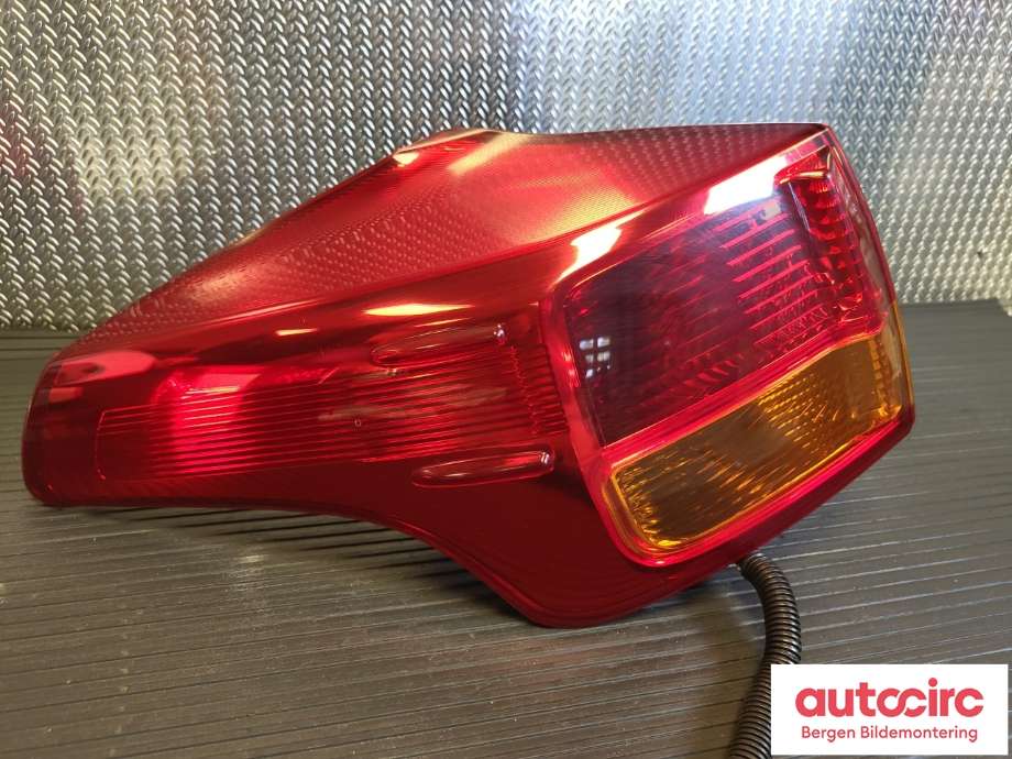 Baklykt venstre til Toyota RAV4 2013-2015 (Type IV, Fase 1) (TOYOTA|8156142171|)
