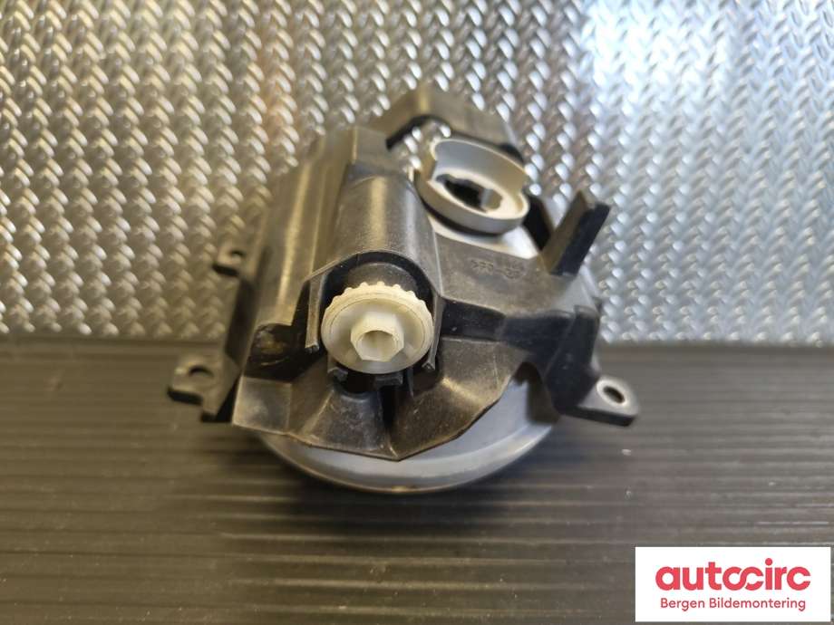 Tåkelykt høyre foran til Toyota RAV4 2013-2015 (Type IV, Fase 1) (TOYOTA|8121060180|8121060200|)