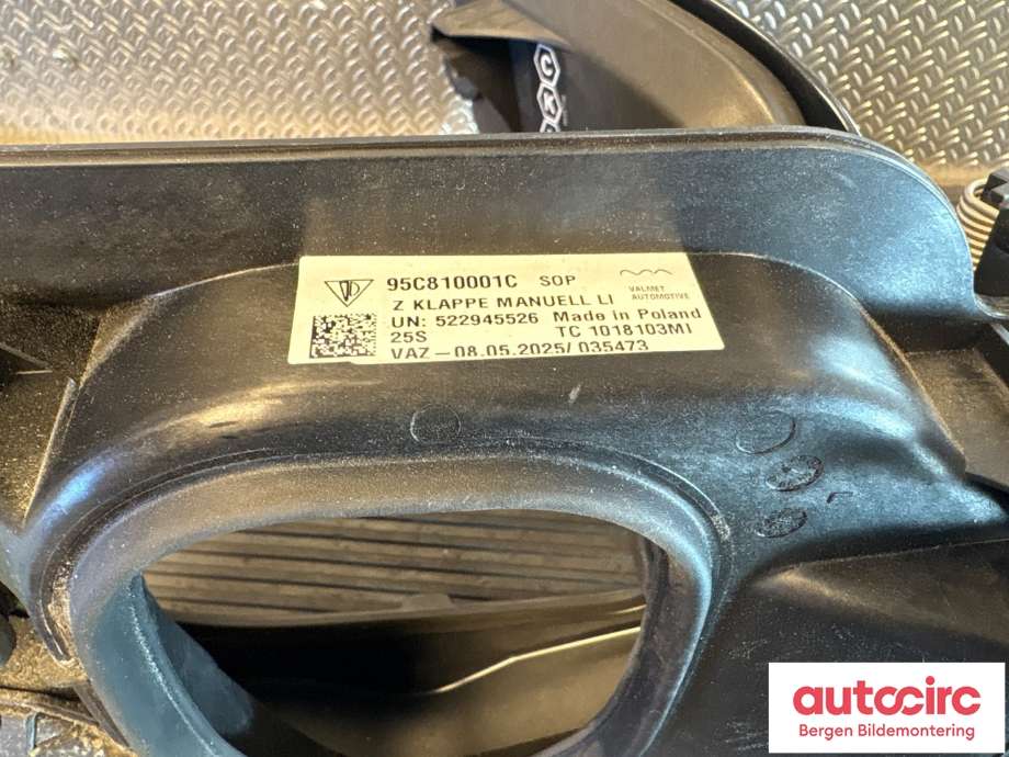 Batterilader inntak/luke til Porsche Macan 2014-->> (95B) (95B) (PORSCHE|95C 810 001 C|95C 810 393 C|95C 810 001 A)