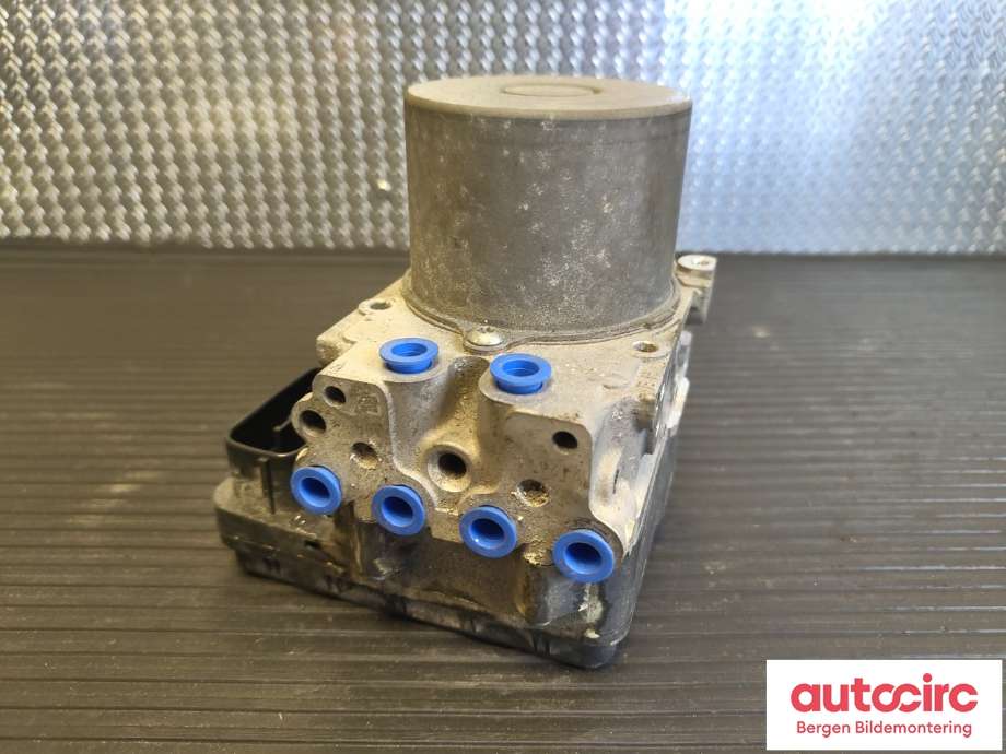 ABS sentral til Toyota RAV4 2013-2015 (Type IV, Fase 1)  (TOYOTA|4405042702|)
