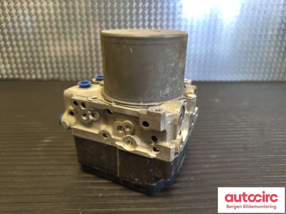 ABS sentral til Toyota RAV4 2013-2015 (Type IV, Fase 1)  (TOYOTA|4405042702|)