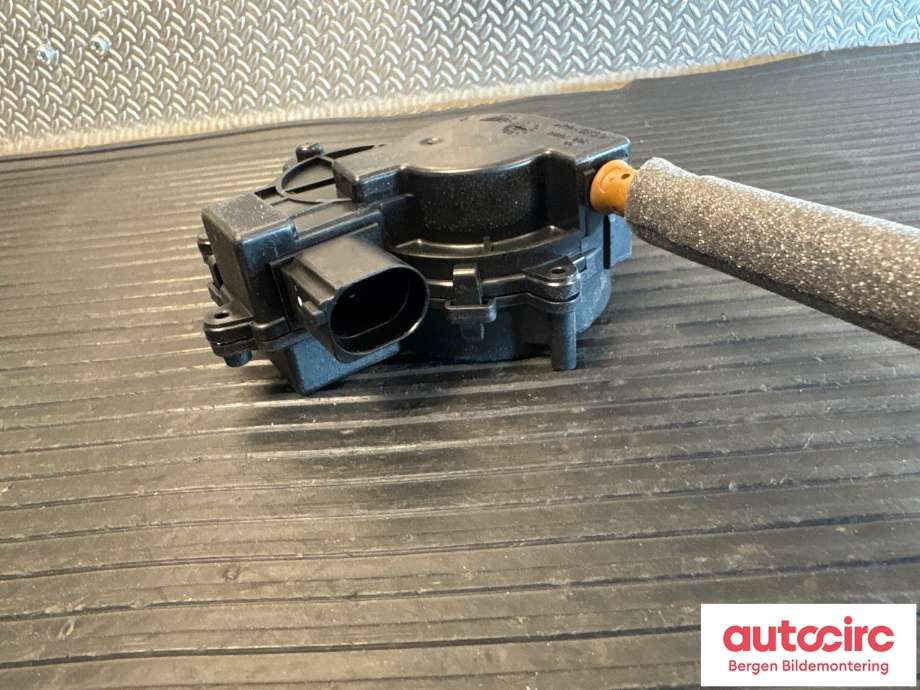 Baklukeåpner motor til Porsche Macan 2014-->> (95B) (95B) (PORSCHE|95C 827 888 C|95C 827 888 B|)