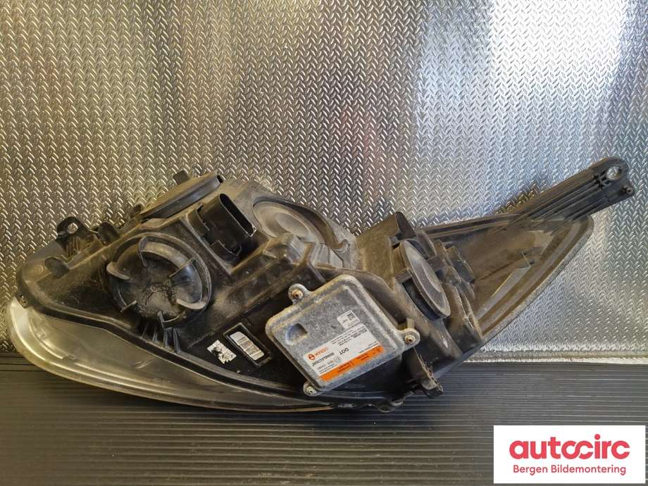 Frontlykt høyre xenon til Ford Focus 2011-2014 (Type III, Fase 1)  (FORD|2004298|BM51-13005-JB|)