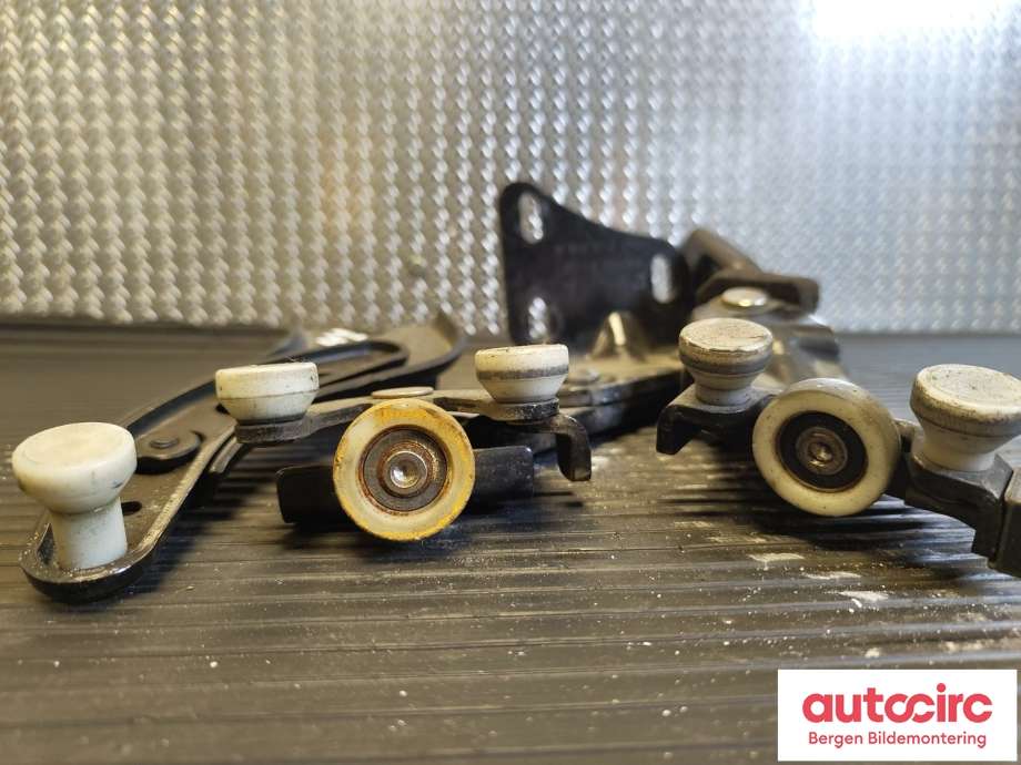Diverse deler til VW Caddy 2015-2020 (Type III, Fase 3)  (VOLKSWAGEN|2K0 843 398 B|2K0 843 436 B|2K0 843 336 A)