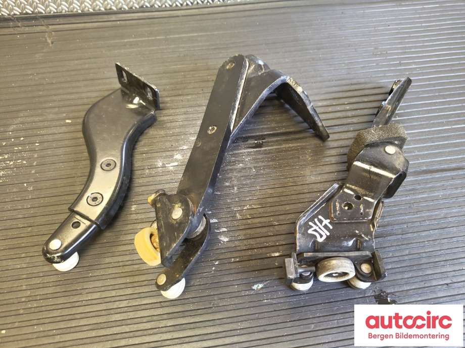 Diverse deler til VW Caddy 2015-2020 (Type III, Fase 3)  (VOLKSWAGEN|2K0 843 398 B|2K0 843 436 B|2K0 843 336 A)