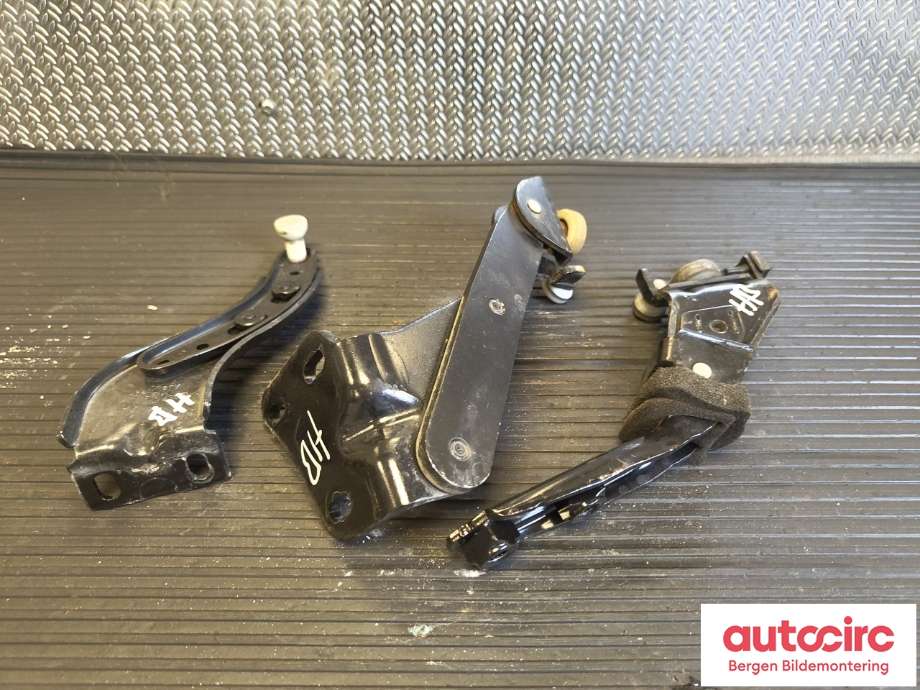 Diverse deler til VW Caddy 2015-2020 (Type III, Fase 3)  (VOLKSWAGEN|2K0 843 398 B|2K0 843 436 B|2K0 843 336 A)