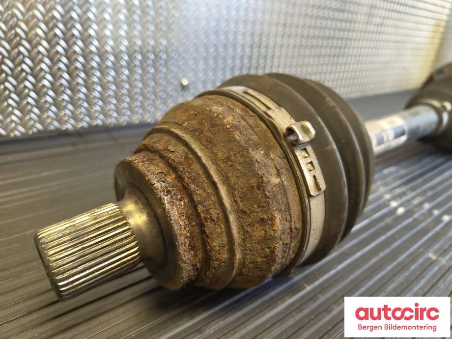 Drivaksel venstre foran til VW Caddy 2015-2020 (Type III, Fase 3)  (VOLKSWAGEN|3AA 407 271|)