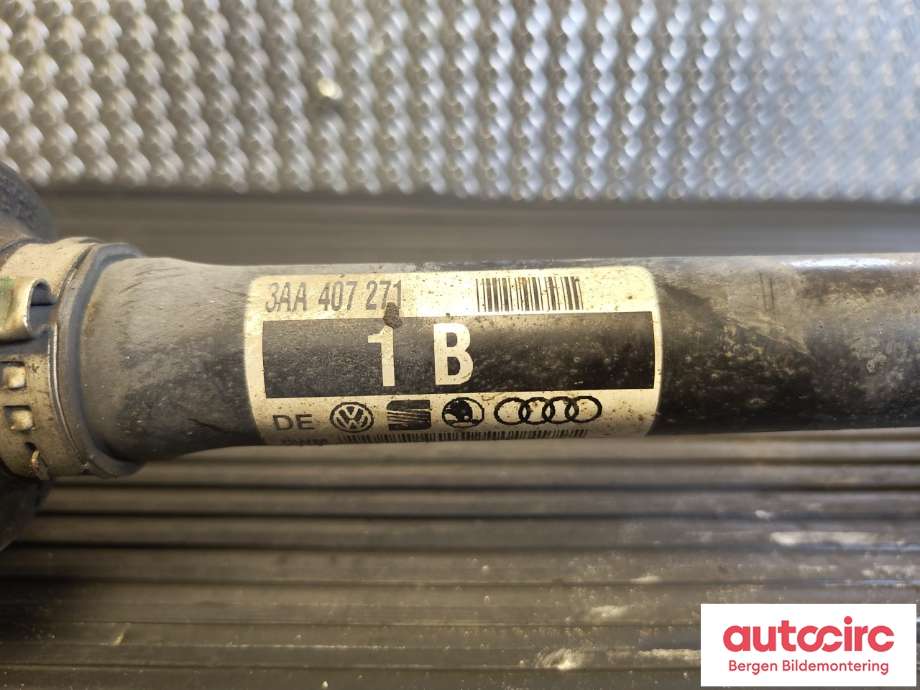 Drivaksel venstre foran til VW Caddy 2015-2020 (Type III, Fase 3)  (VOLKSWAGEN|3AA 407 271|)