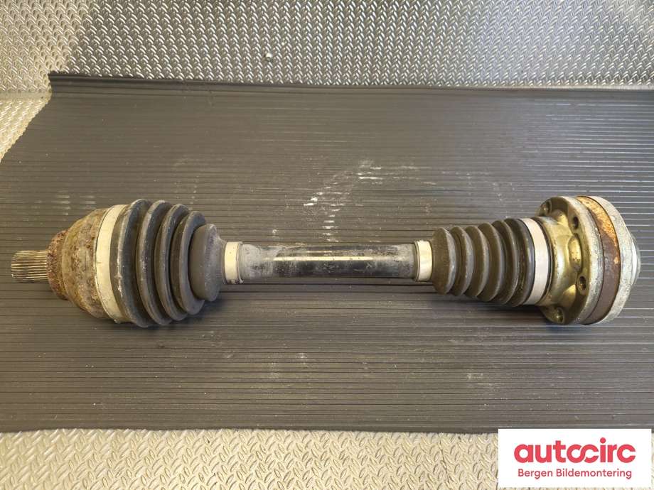 Drivaksel venstre foran til VW Caddy 2015-2020 (Type III, Fase 3)  (VOLKSWAGEN|3AA 407 271|)