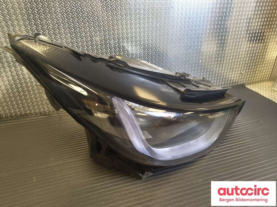 Frontlykt høyre halogen til BMW i3 2013-2022  (BMW|63117295670|)