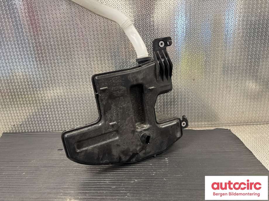 Spylertank til Porsche Macan 2014-->> (95B) (95B) (PORSCHE|95C 955 462 B|95C 955 448 F|)