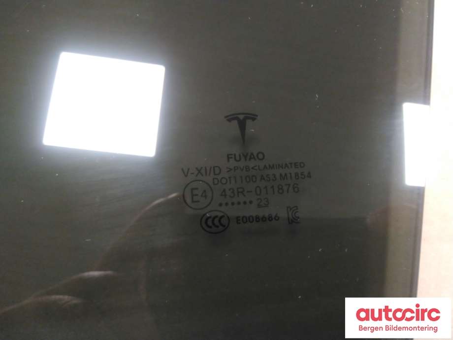 Siderute venstre bak til Tesla Model Y 2021-2024 (Type I) (TESLA|1666509-00-A|)