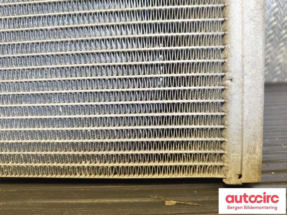 Radiator (automat gir) til Jaguar I-PACE 2018-->>  (JAGUAR|T4K9610||J9D38D100AA)
