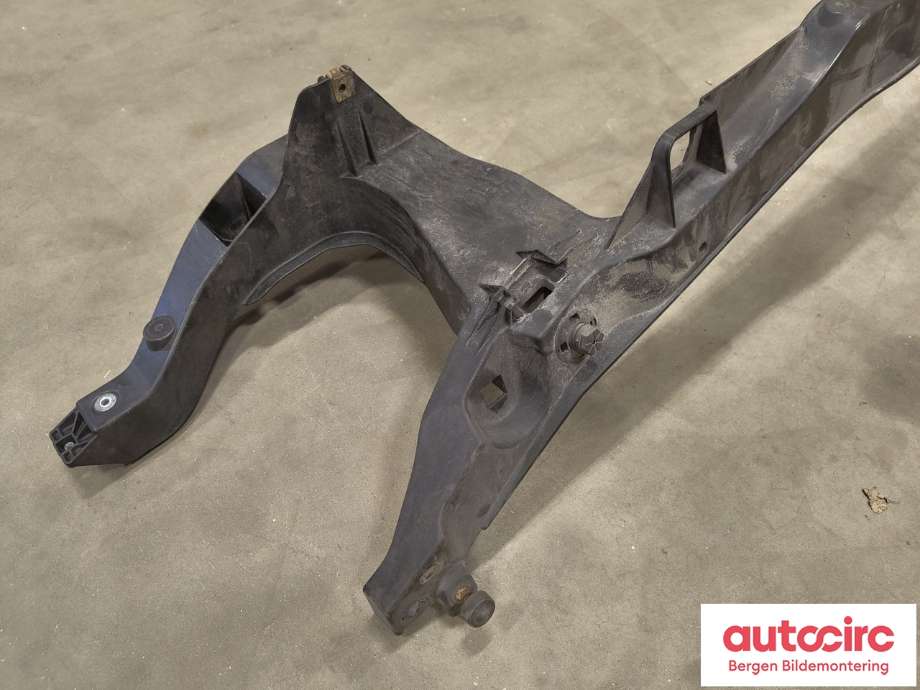 Frontplate øvre til Mercedes Vito 2014-->> (W447) (W447) (MERCEDES|A 447 880 11 03|)