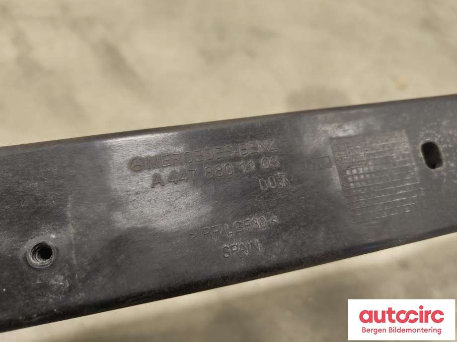 Frontplate øvre til Mercedes Vito 2014-->> (W447) (W447) (MERCEDES|A 447 880 11 03|)