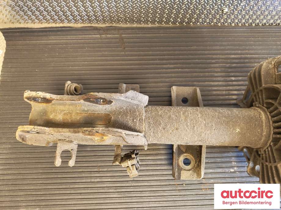 Diverse deler til Mercedes Vito 2014-->> (W447) (W447) (MERCEDES|A 447 320 57 38|A 447 321 11 04|A 447 321 08 00)