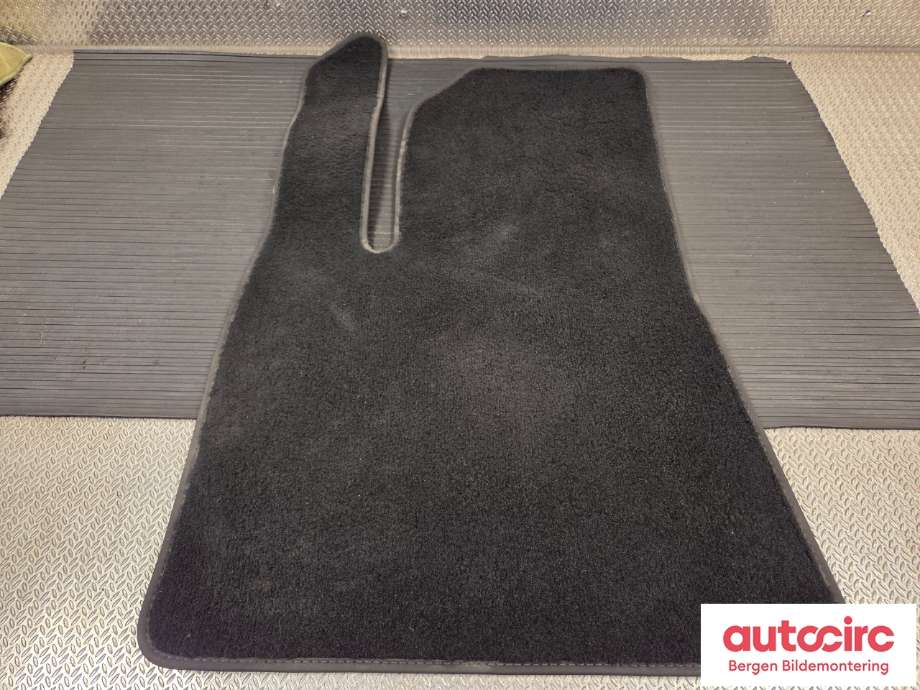 Innredning diverse til Tesla Model Y 2021-2024 (Type I)  (TESLA|1516554-00-A|)