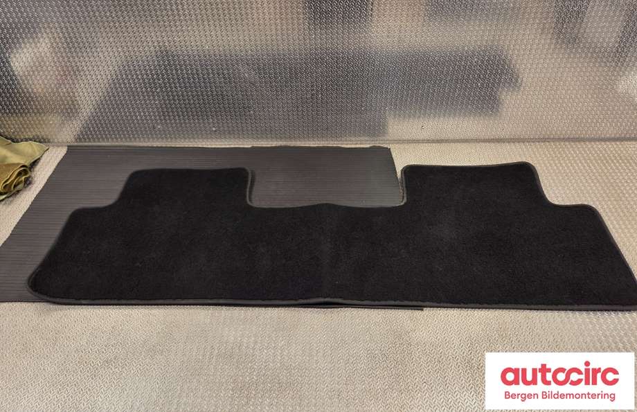 Innredning diverse til Tesla Model Y 2021-2024 (Type I)  (TESLA|1516554-00-A|)