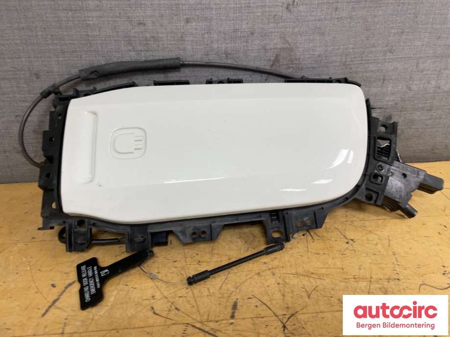 Batterilader inntak/luke til Kia Soul 2014-2019 (Type II) (KIA|86350E 41001D|)